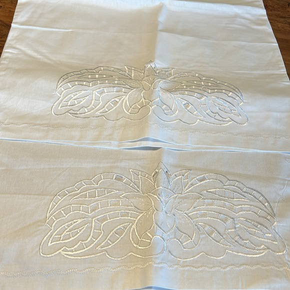 Two white embroidered cotton pillow case 19” x 26” nwot - Picture 3 of 6